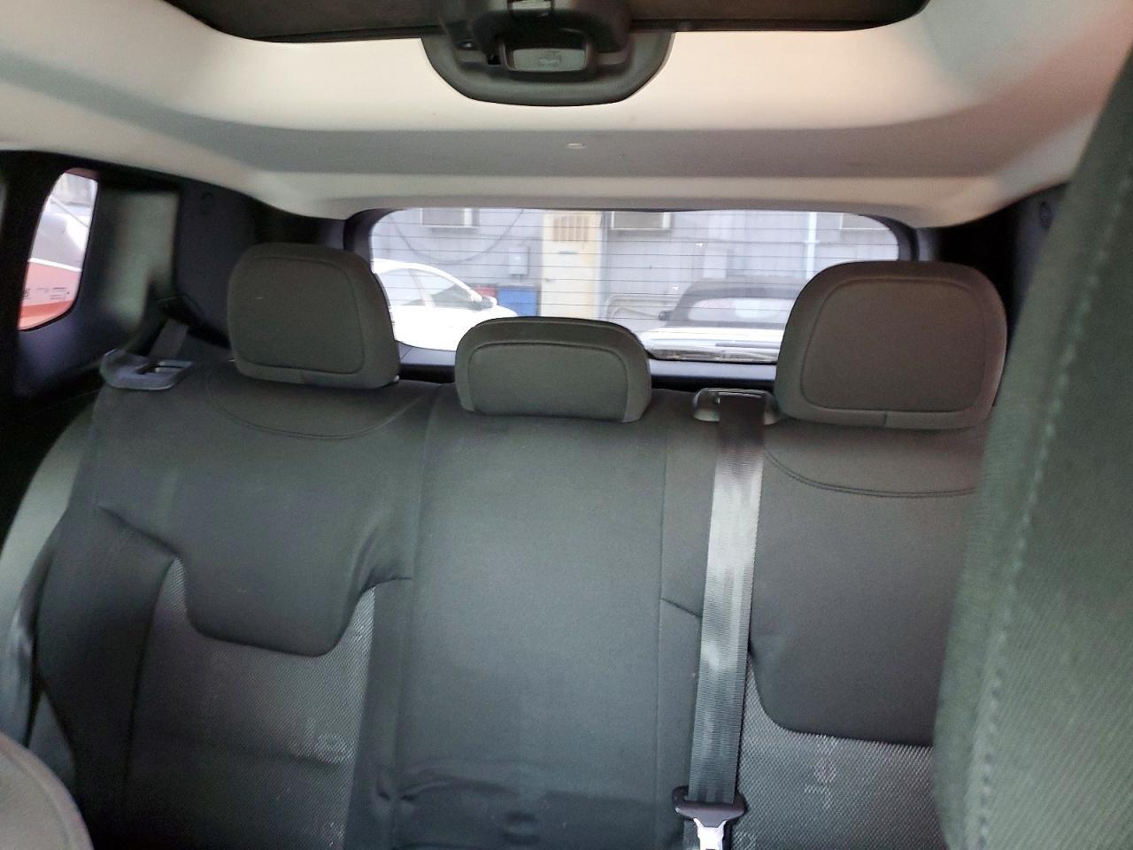 2016 Jeep Renegade Sport - zdjęcie 10