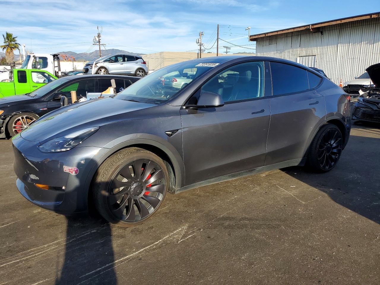 2023 Tesla Model Y - zdjęcie główne