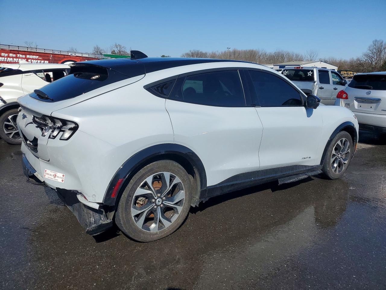 2022 Ford Mustang Mach-E Premium - zdjęcie 3