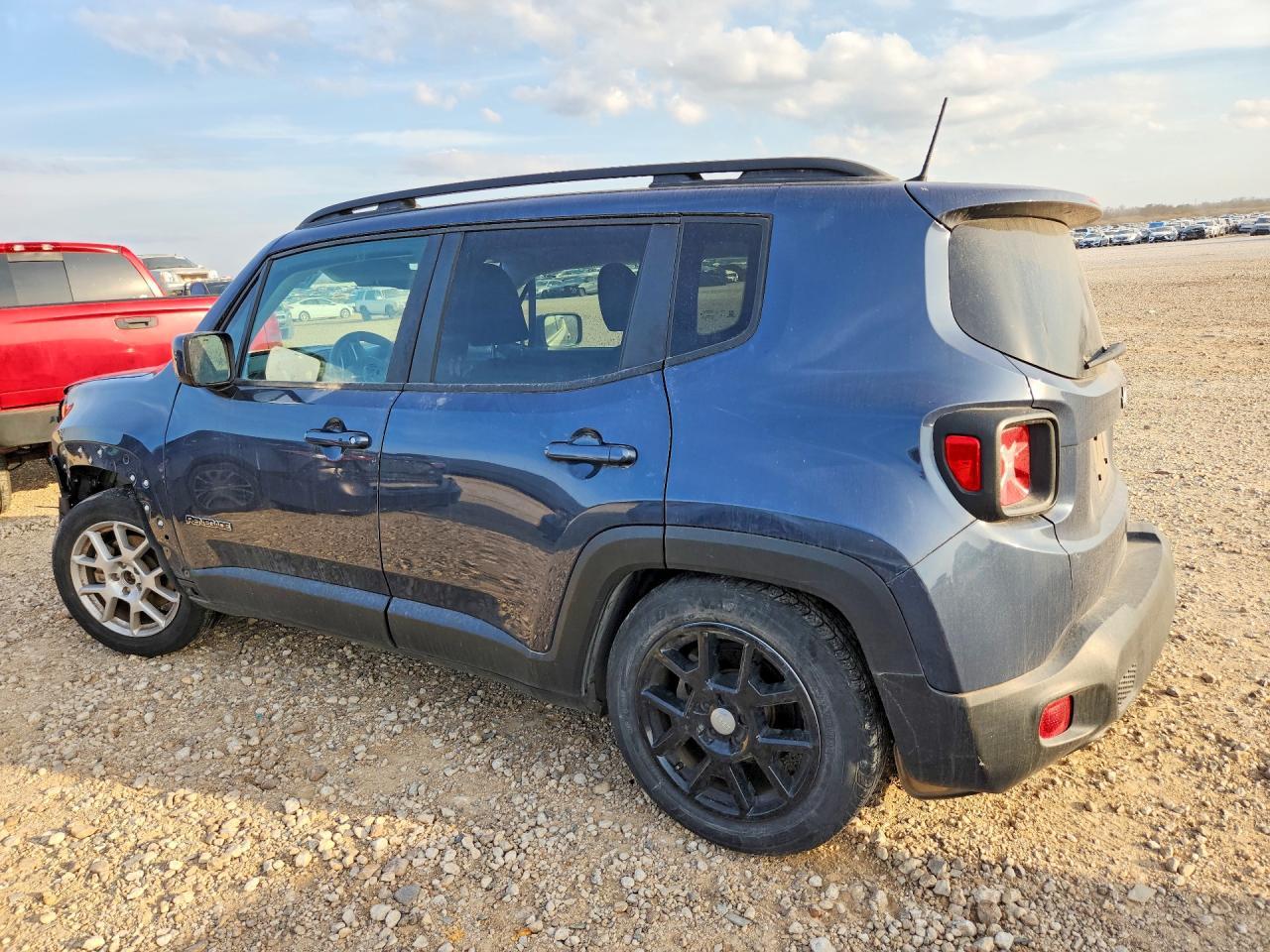 2019 Jeep Renegade Latitude - zdjęcie 2