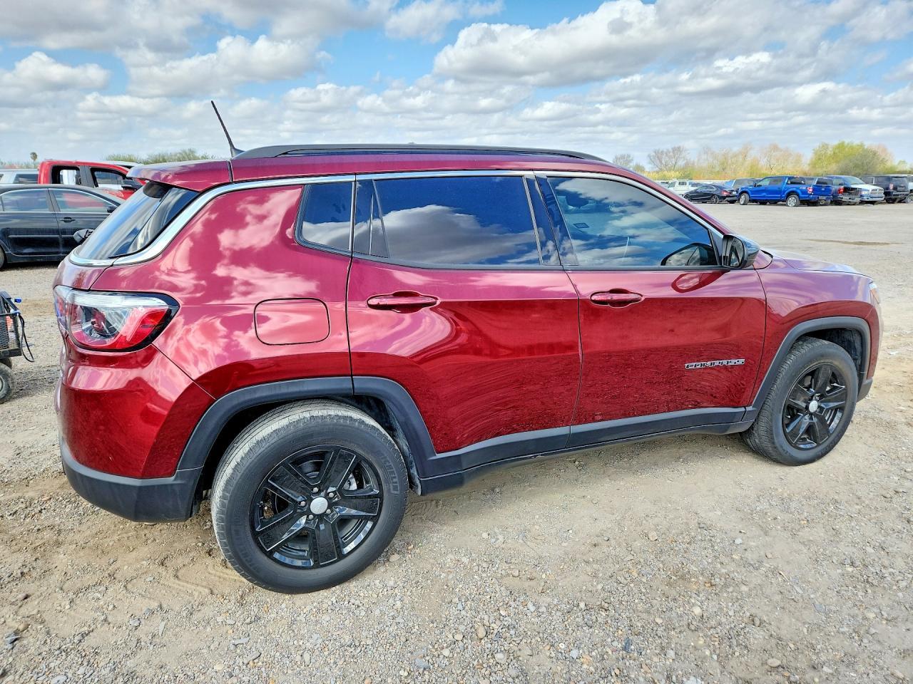 2022 Jeep Compass Latitude - zdjęcie 3