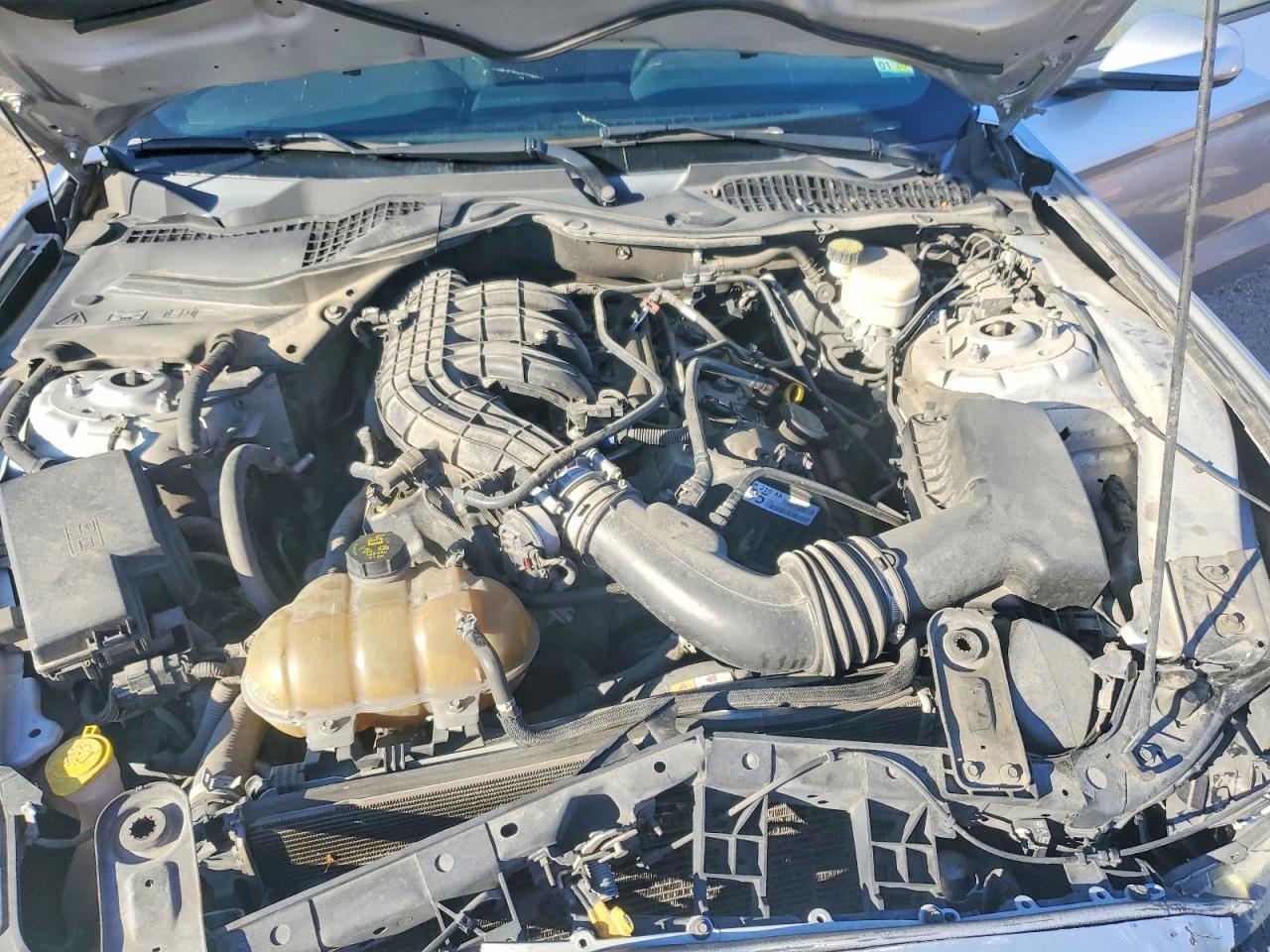 2016 Ford Mustang - zdjęcie 11