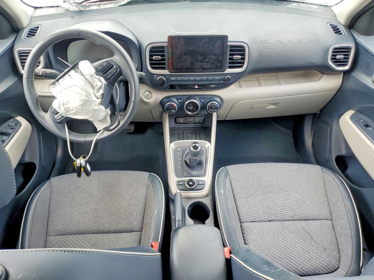 2024 Hyundai Venue Limited - zdjęcie 8