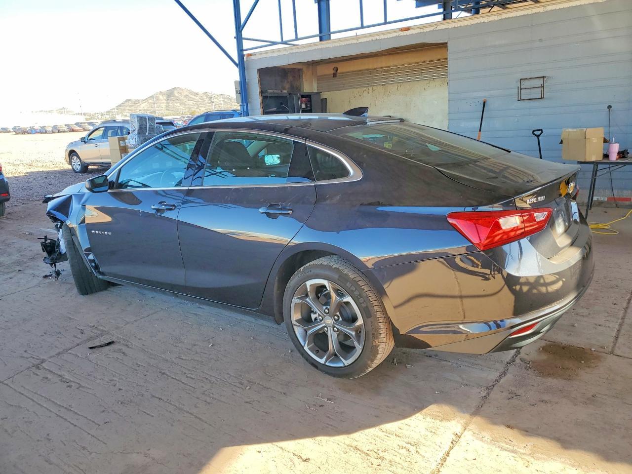 2023 Chevrolet Malibu Lt - zdjęcie 2