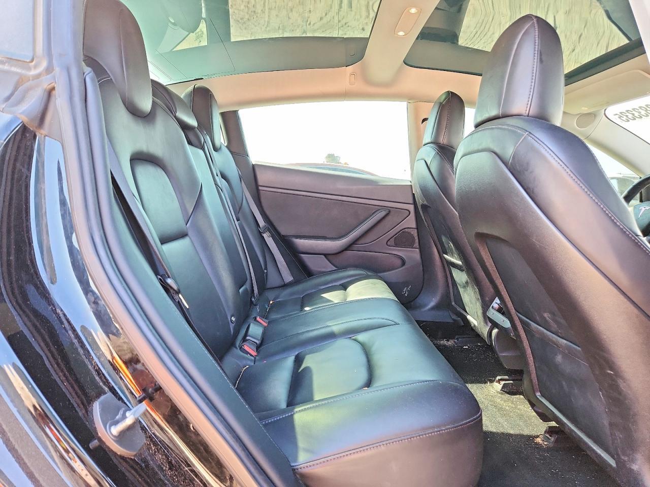 2018 Tesla Model 3 - zdjęcie 10