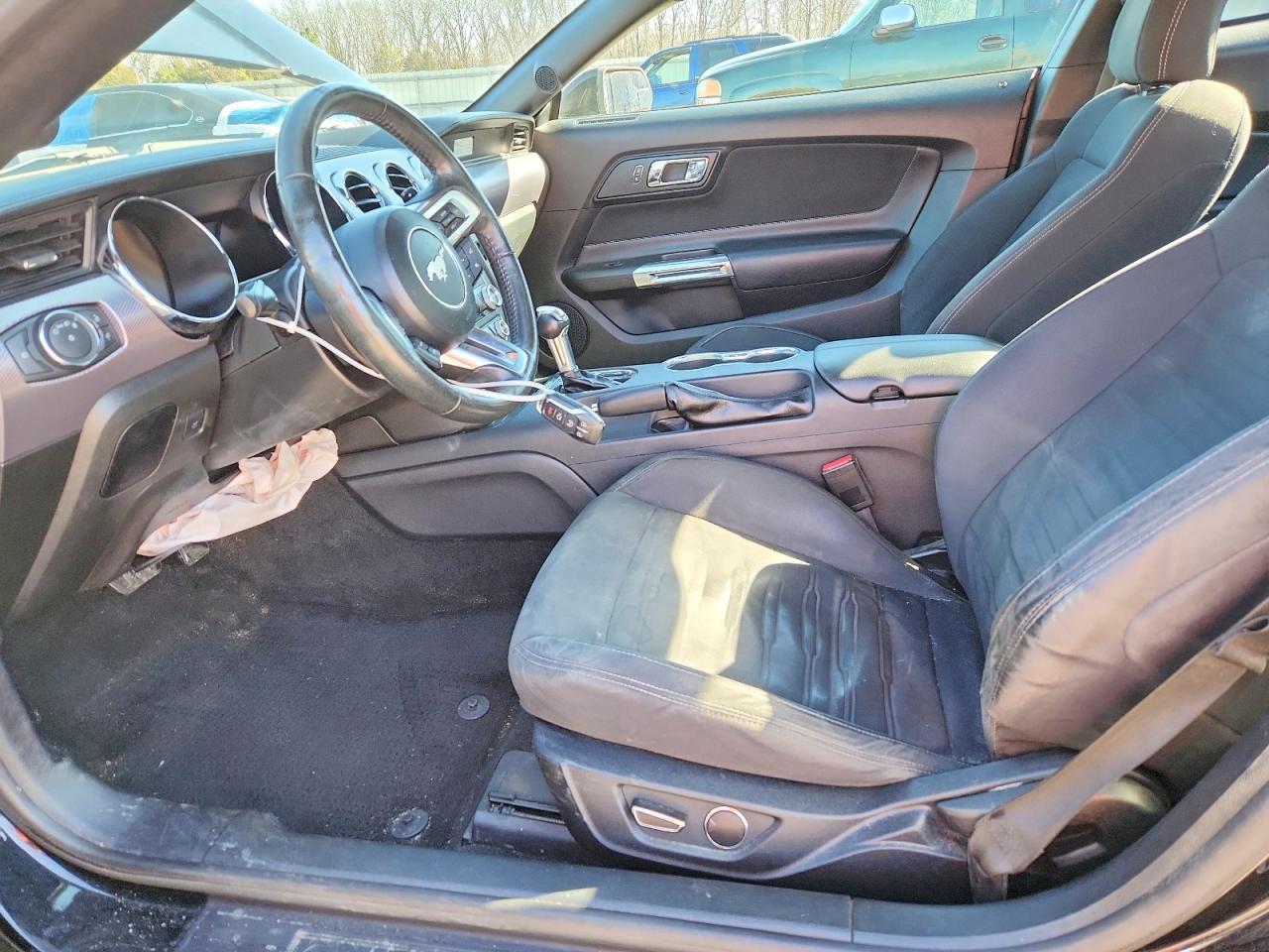 2017 Ford Mustang - zdjęcie 7