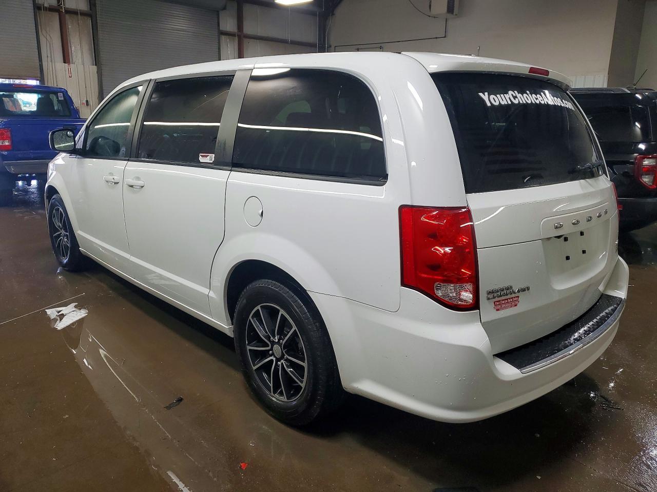 2019 Dodge Grand Caravan Gt - zdjęcie 2
