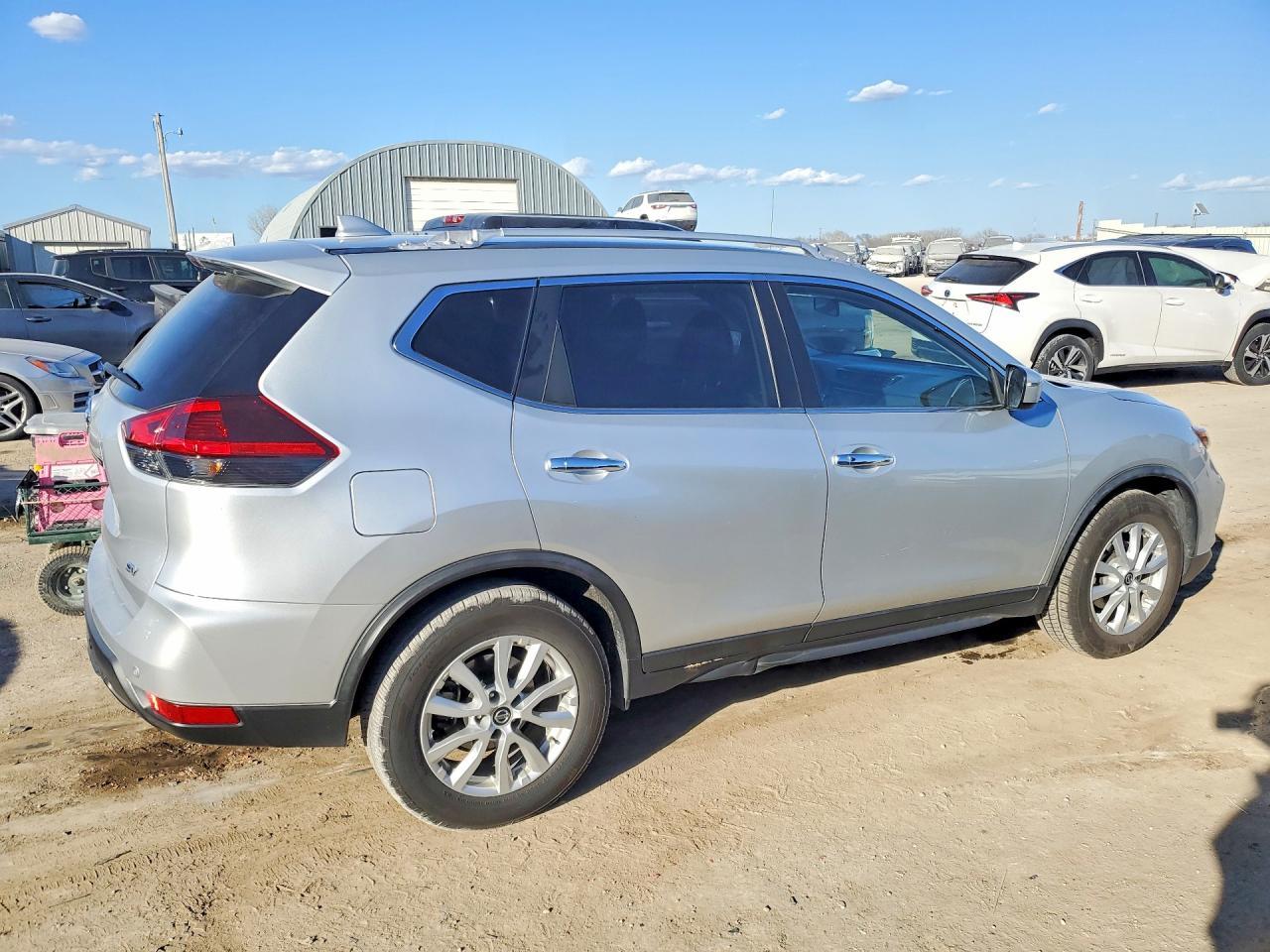 2020 Nissan Rogue Sv - zdjęcie 3