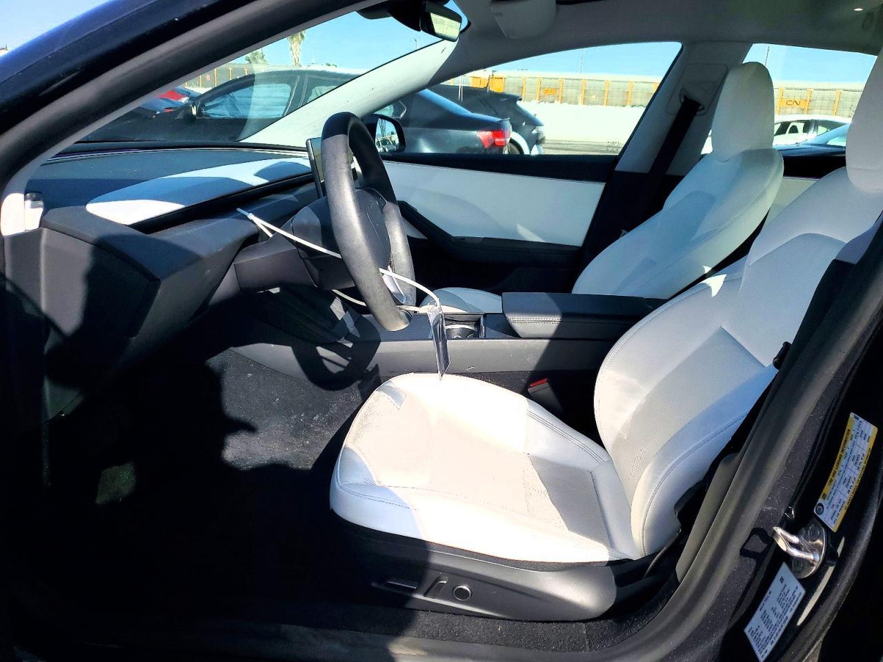 2024 Tesla Model 3 - zdjęcie 7