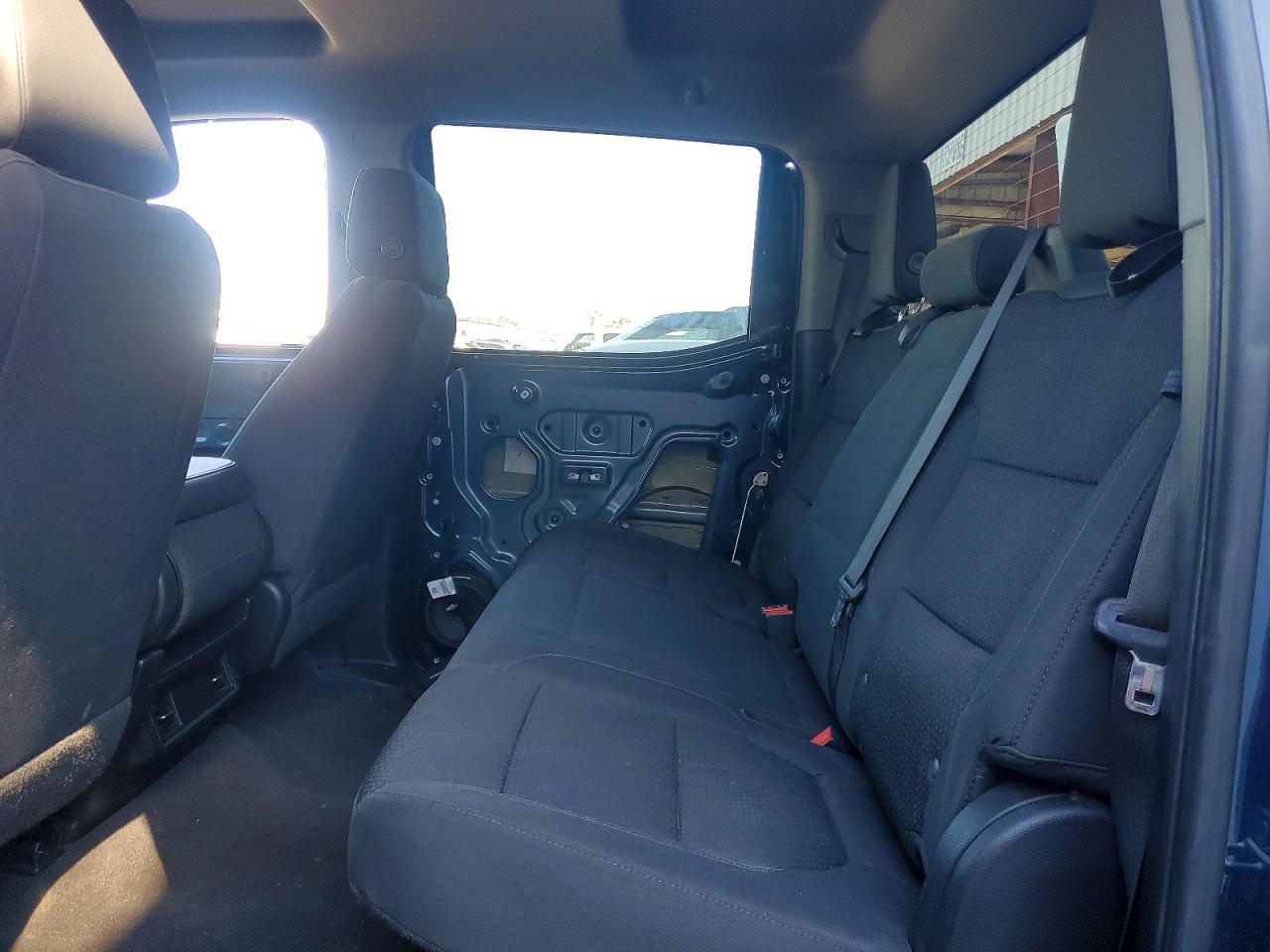 2020 Chevrolet Silverado C1500 Custom - zdjęcie 11