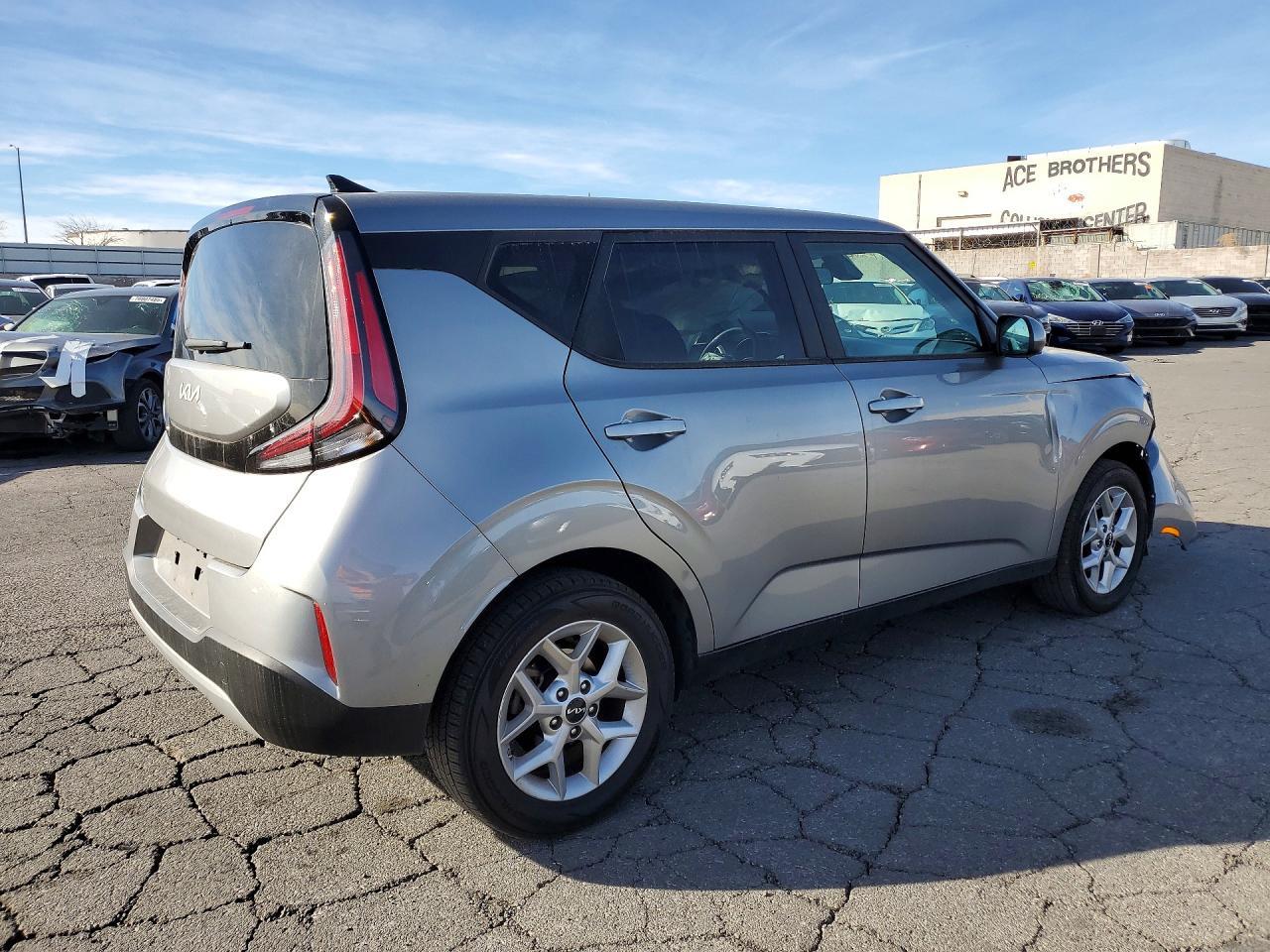 2024 Kia Soul Lx - zdjęcie 3