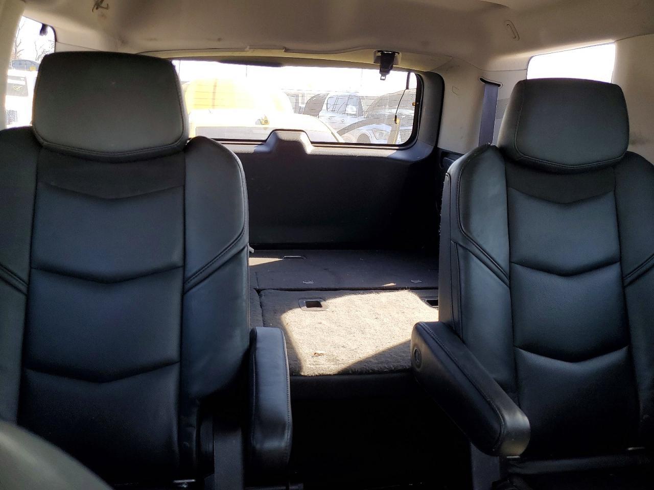 2015 Cadillac Escalade Luxury - zdjęcie 10
