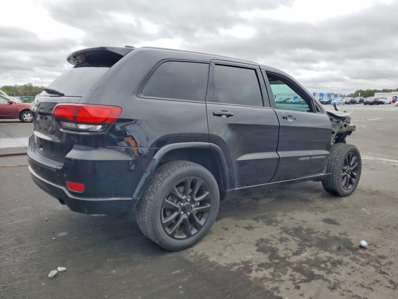 2021 Jeep Grand Cherokee Laredo - zdjęcie 3