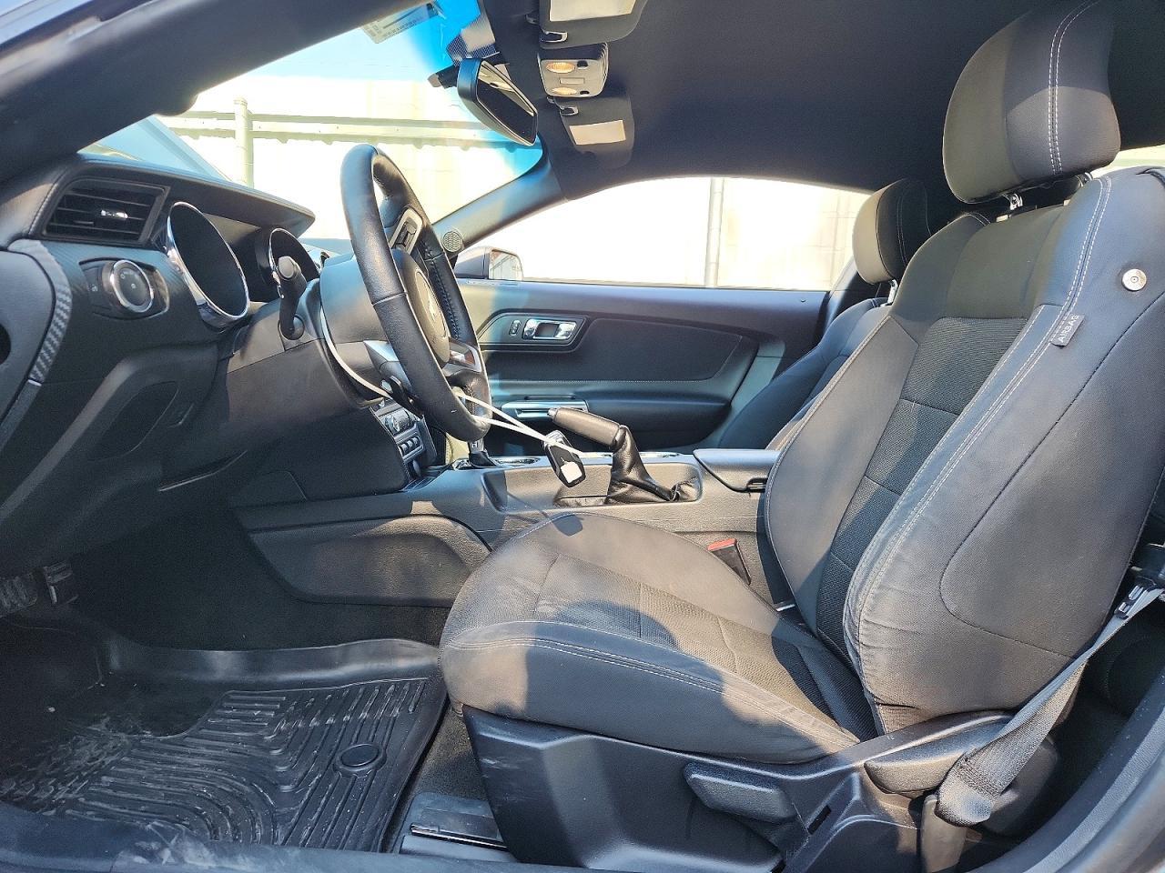 2017 Ford Mustang - zdjęcie 7