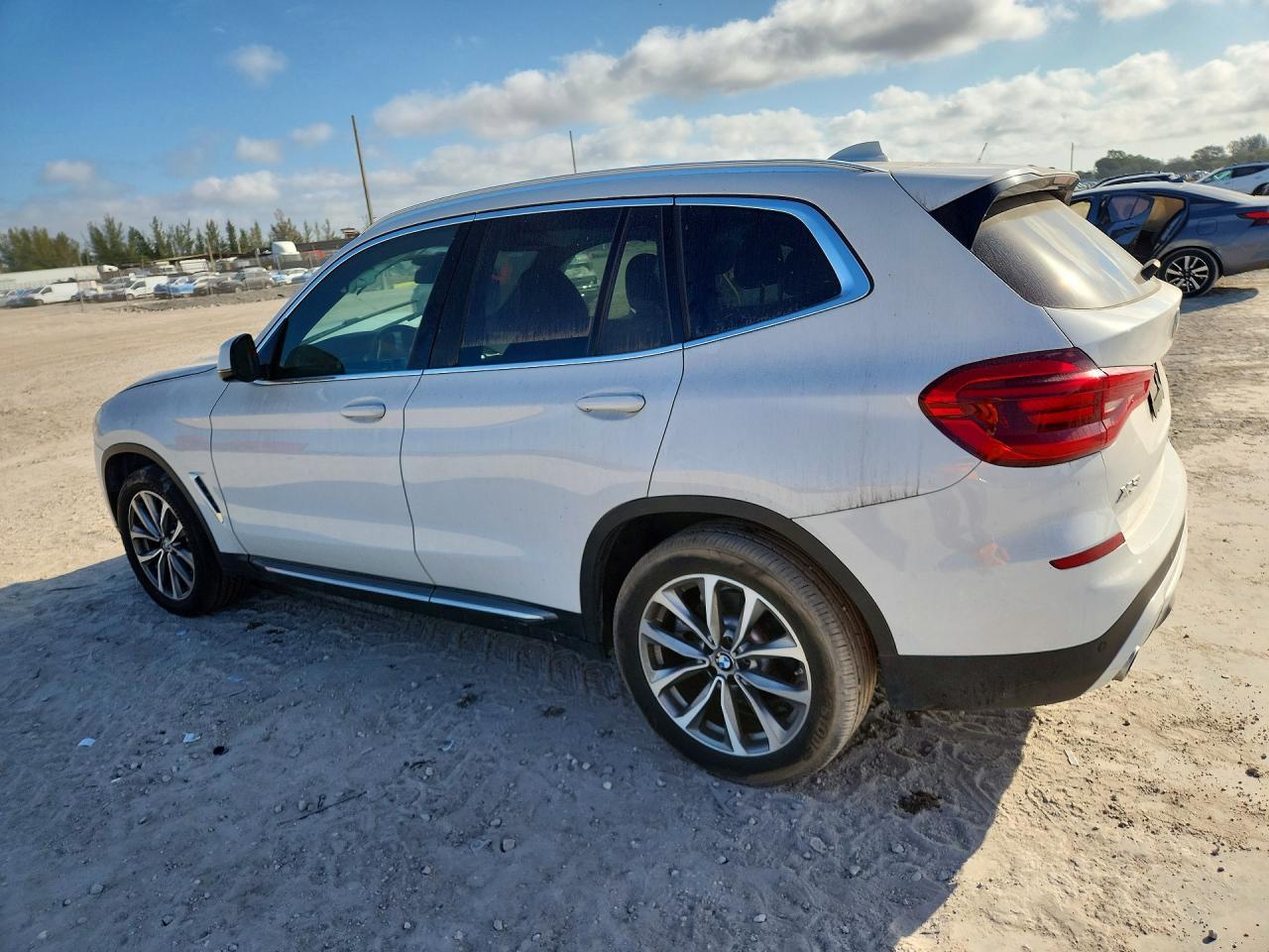2019 BMW X3 xDrive30I - zdjęcie 2