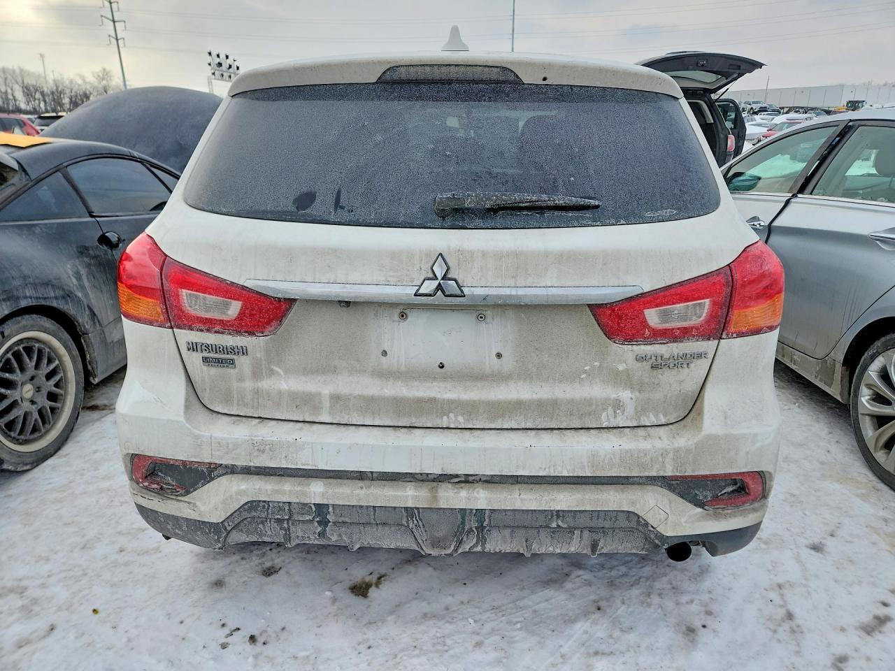 2018 Mitsubishi Outlander Sport Es - zdjęcie 6