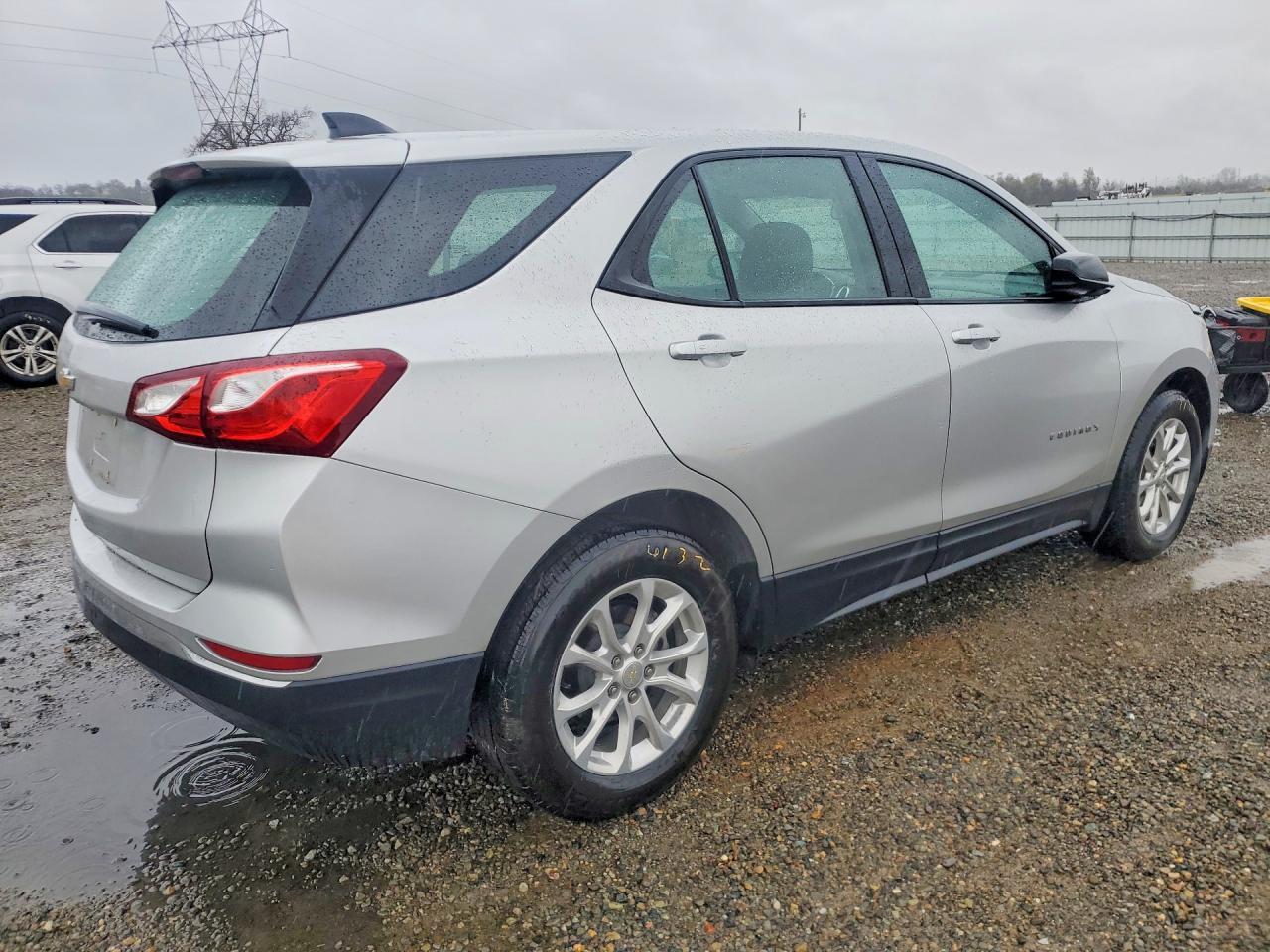 2018 Chevrolet Equinox Ls - zdjęcie 3
