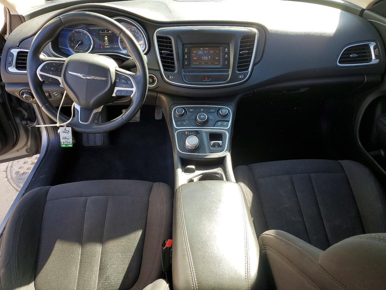 2015 Chrysler 200 Limited - zdjęcie 8