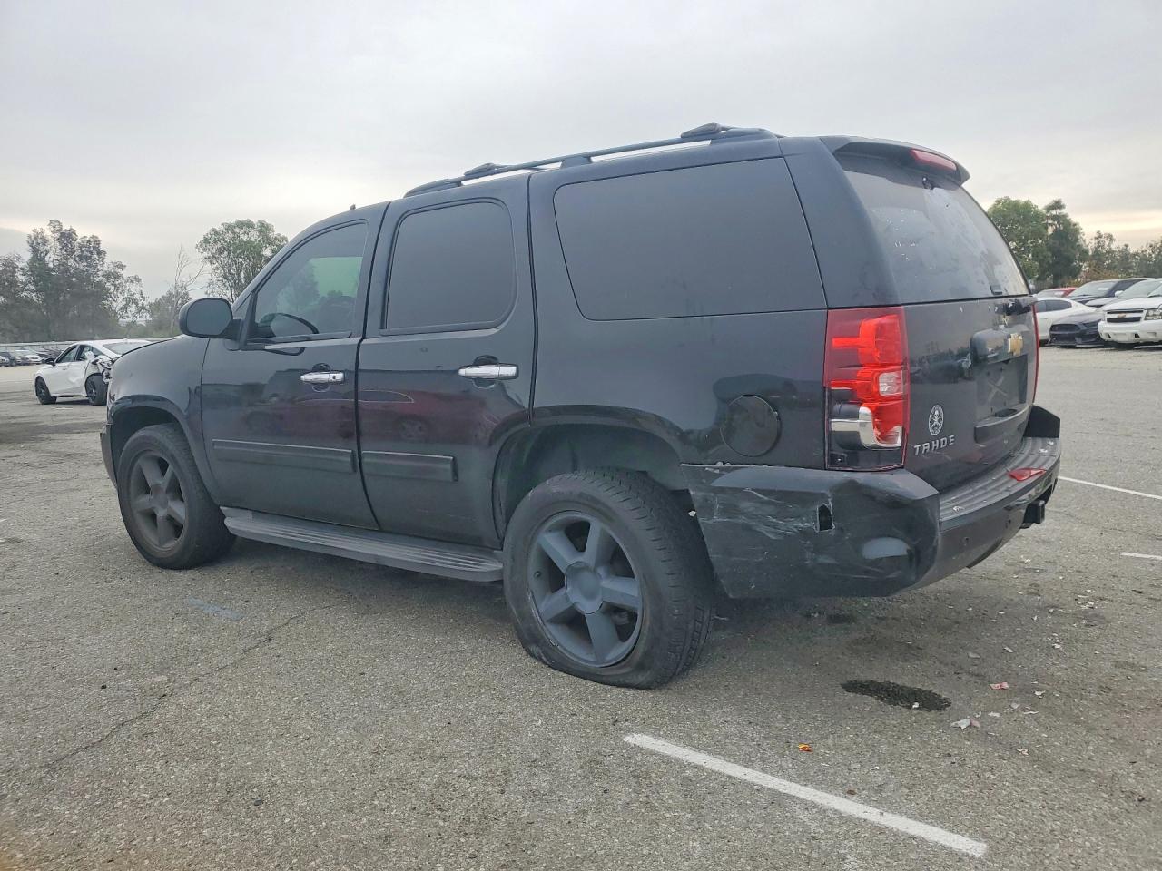 2013 Chevrolet Tahoe C1500 Ls - zdjęcie 2
