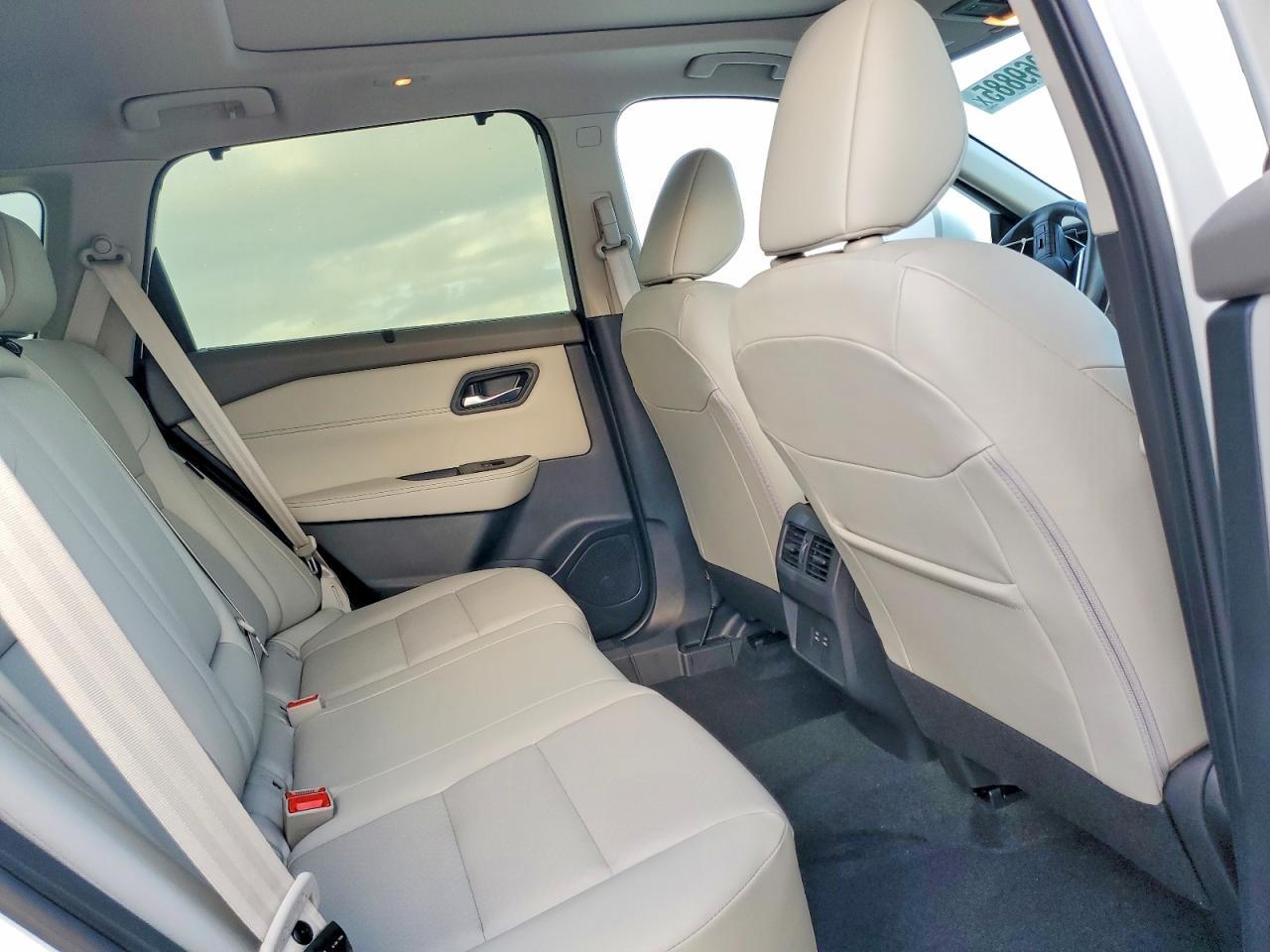 2024 Nissan Rogue Sv - zdjęcie 11