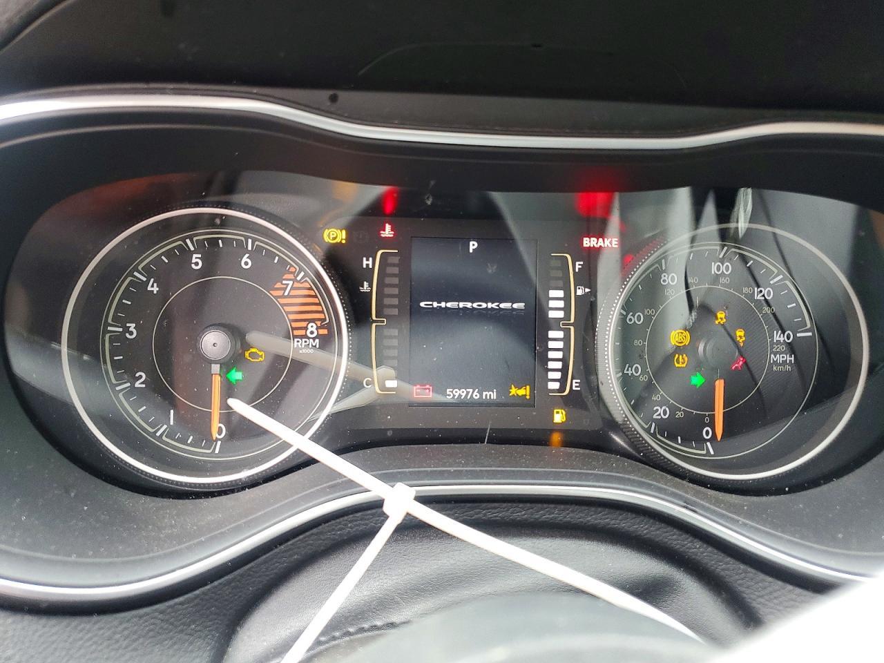 2021 Jeep Cherokee Latitude Lux - zdjęcie 9