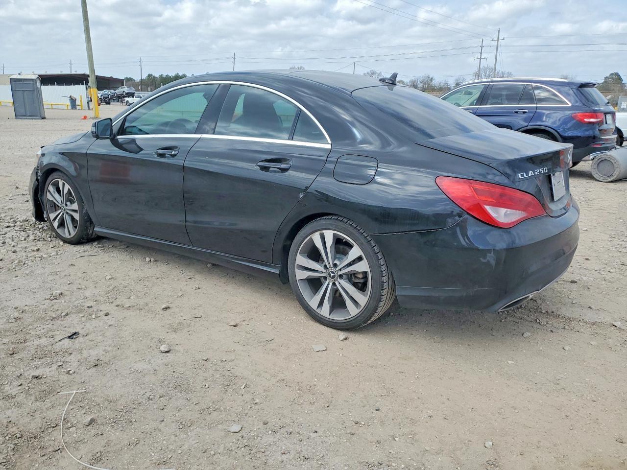 2019 Mercedes-Benz Cla 250 - zdjęcie 2