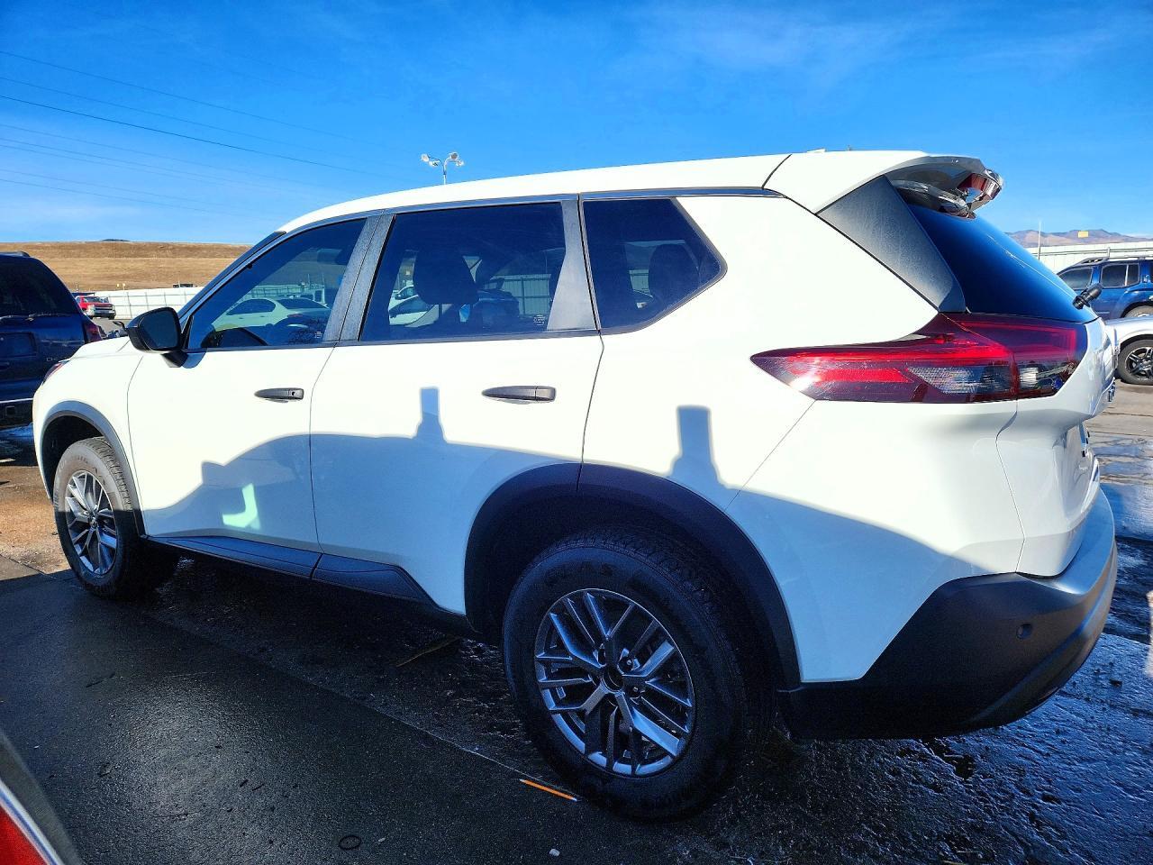 2021 Nissan Rogue S - zdjęcie 2