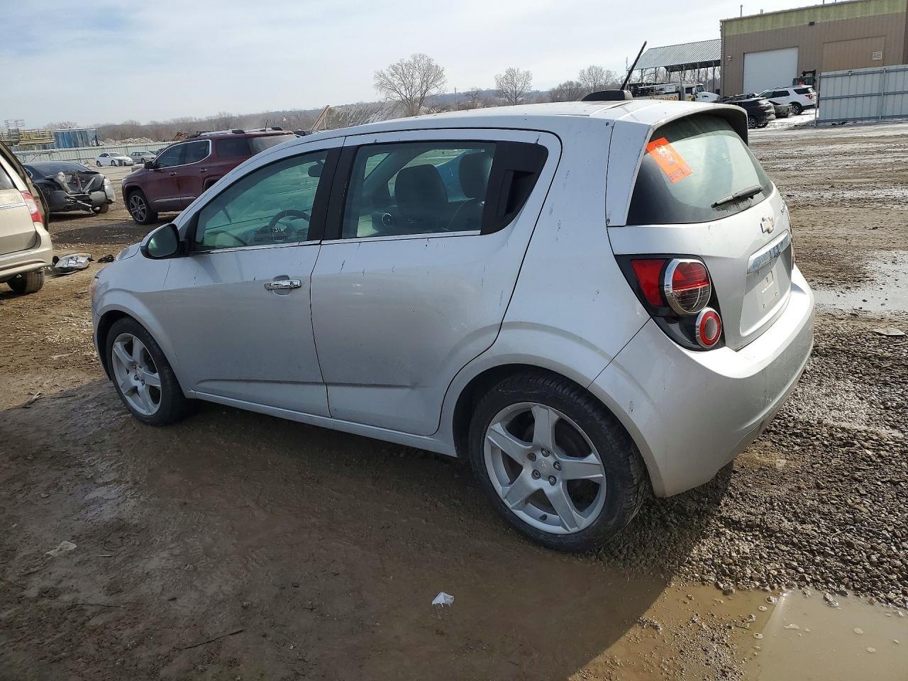 2015 Chevrolet Sonic Ltz - zdjęcie 2