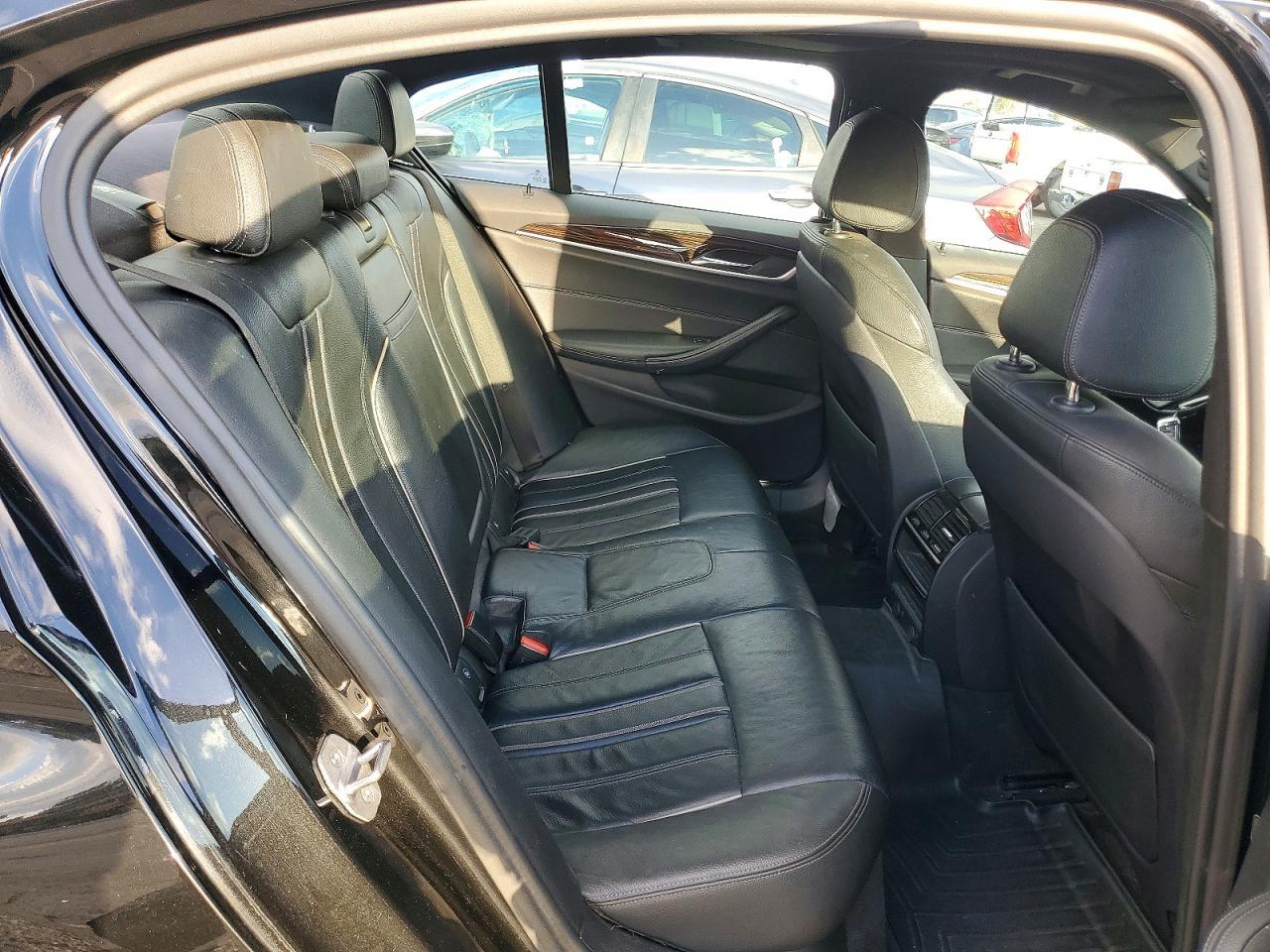 2019 BMW 530E - zdjęcie 10