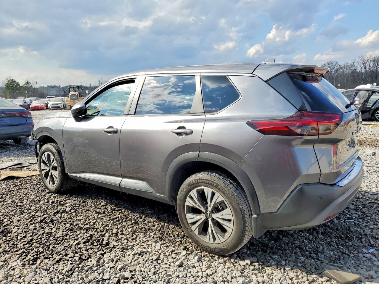 2023 Nissan Rogue Sv - zdjęcie 2