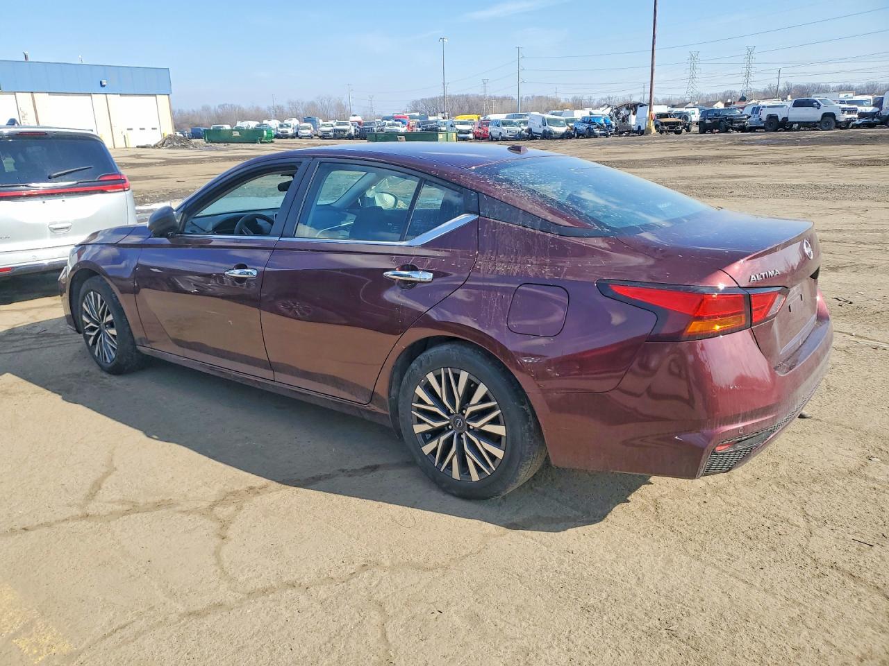 2025 Nissan Altima 2.5 Sv - zdjęcie 2