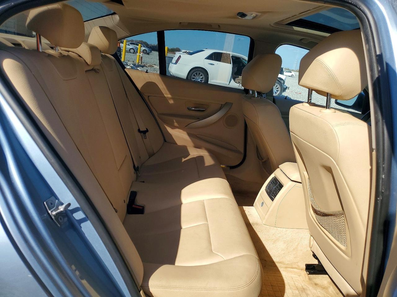 2013 BMW 320 I - zdjęcie 10