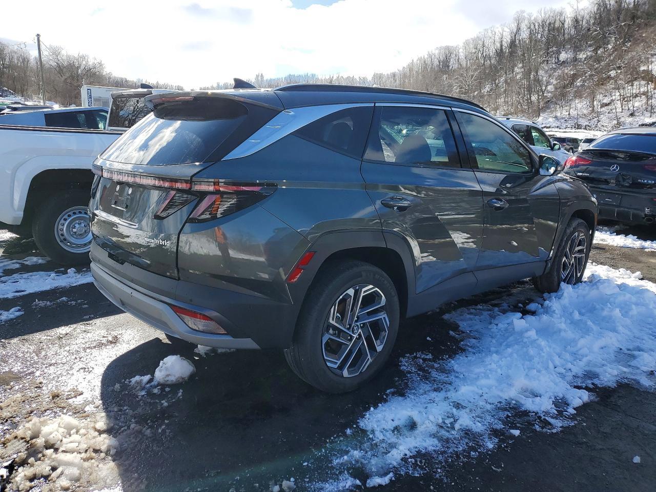 2025 Hyundai Tucson Hybrid Limited - zdjęcie 3