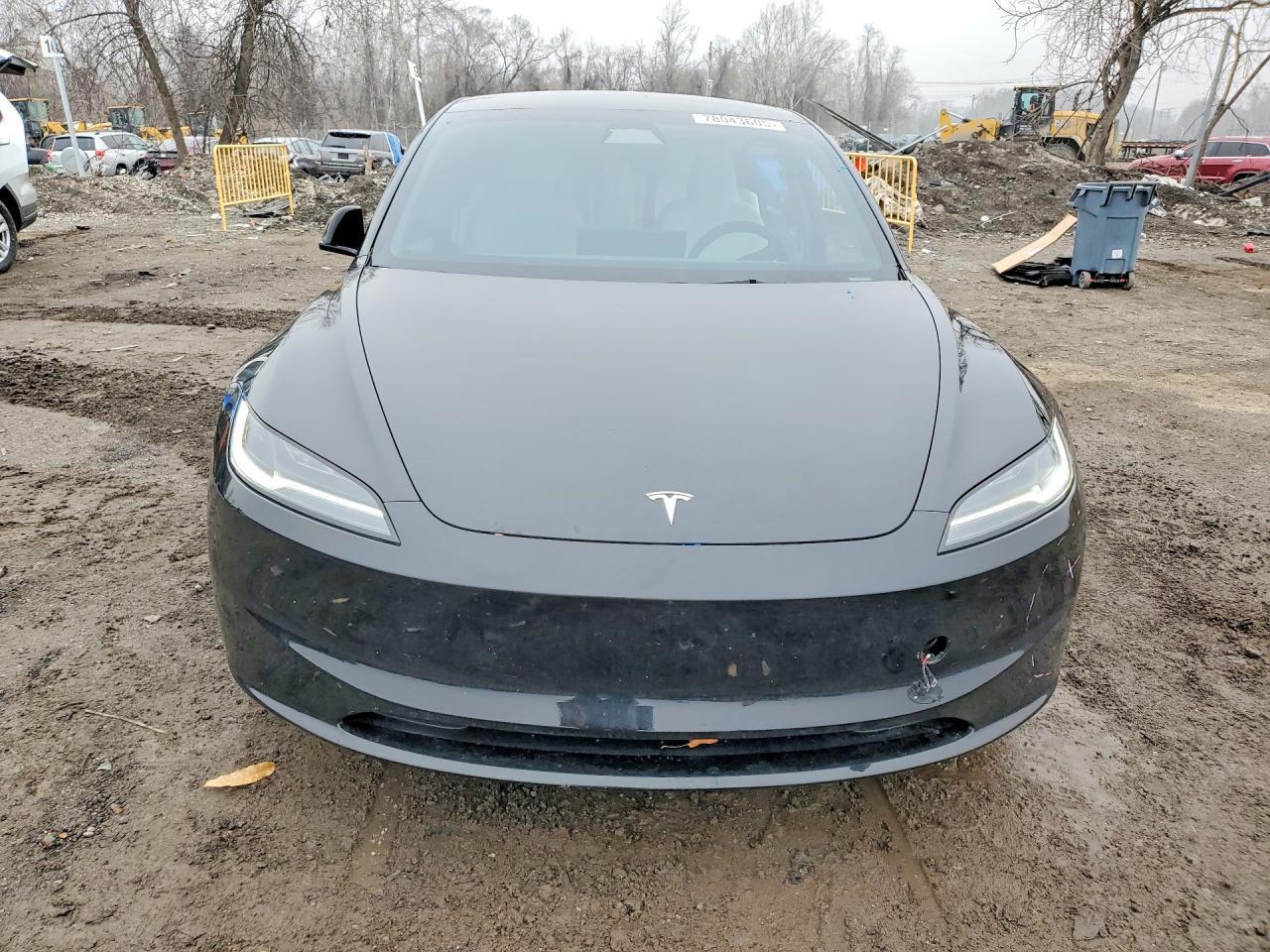 2025 Tesla Model 3 - zdjęcie 3