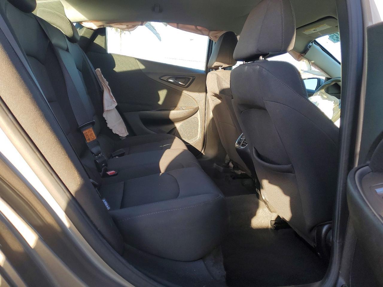 2025 Chevrolet Malibu Lt - zdjęcie 10