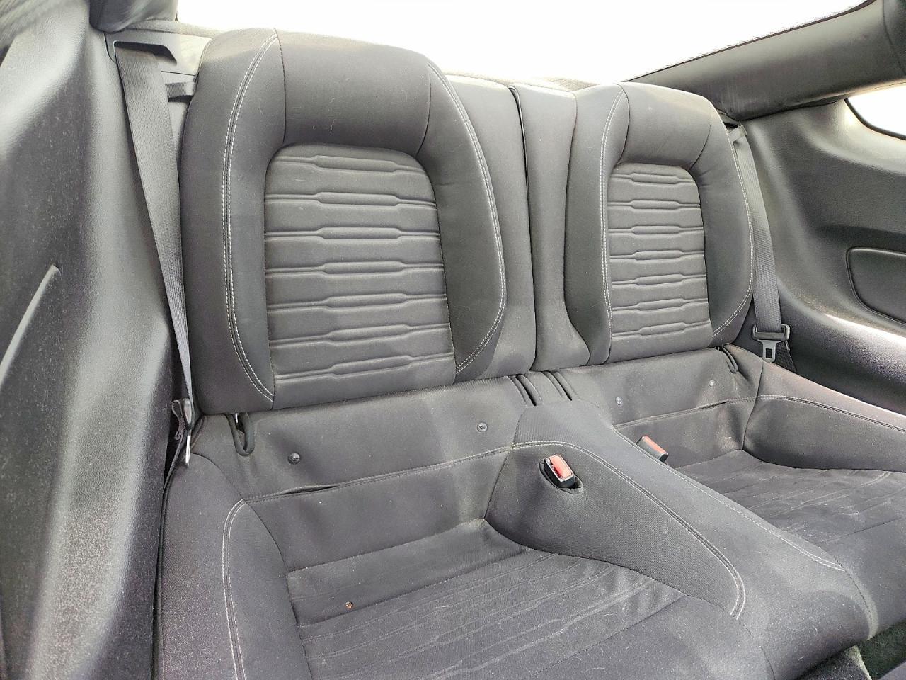 2016 Ford Mustang - zdjęcie 10