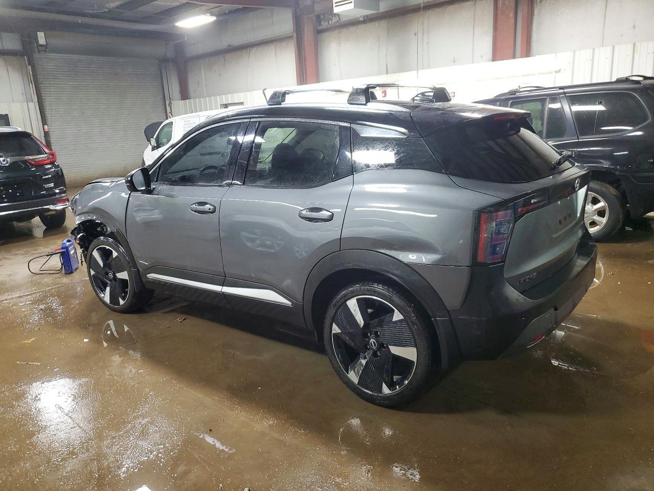 2025 Nissan Kicks Sr - zdjęcie 2