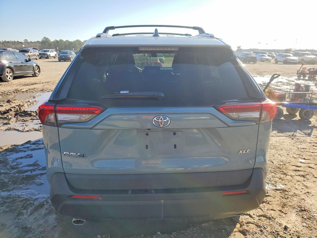 2020 Toyota Rav4 Xle - zdjęcie 6