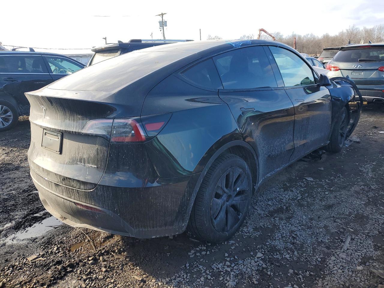 2024 Tesla Model Y - zdjęcie 3