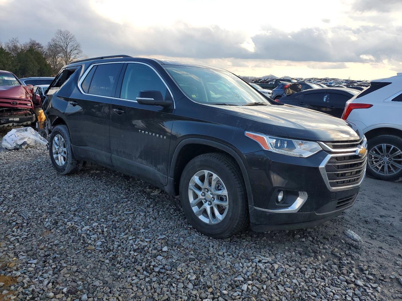 2021 Chevrolet Traverse Lt - zdjęcie 4