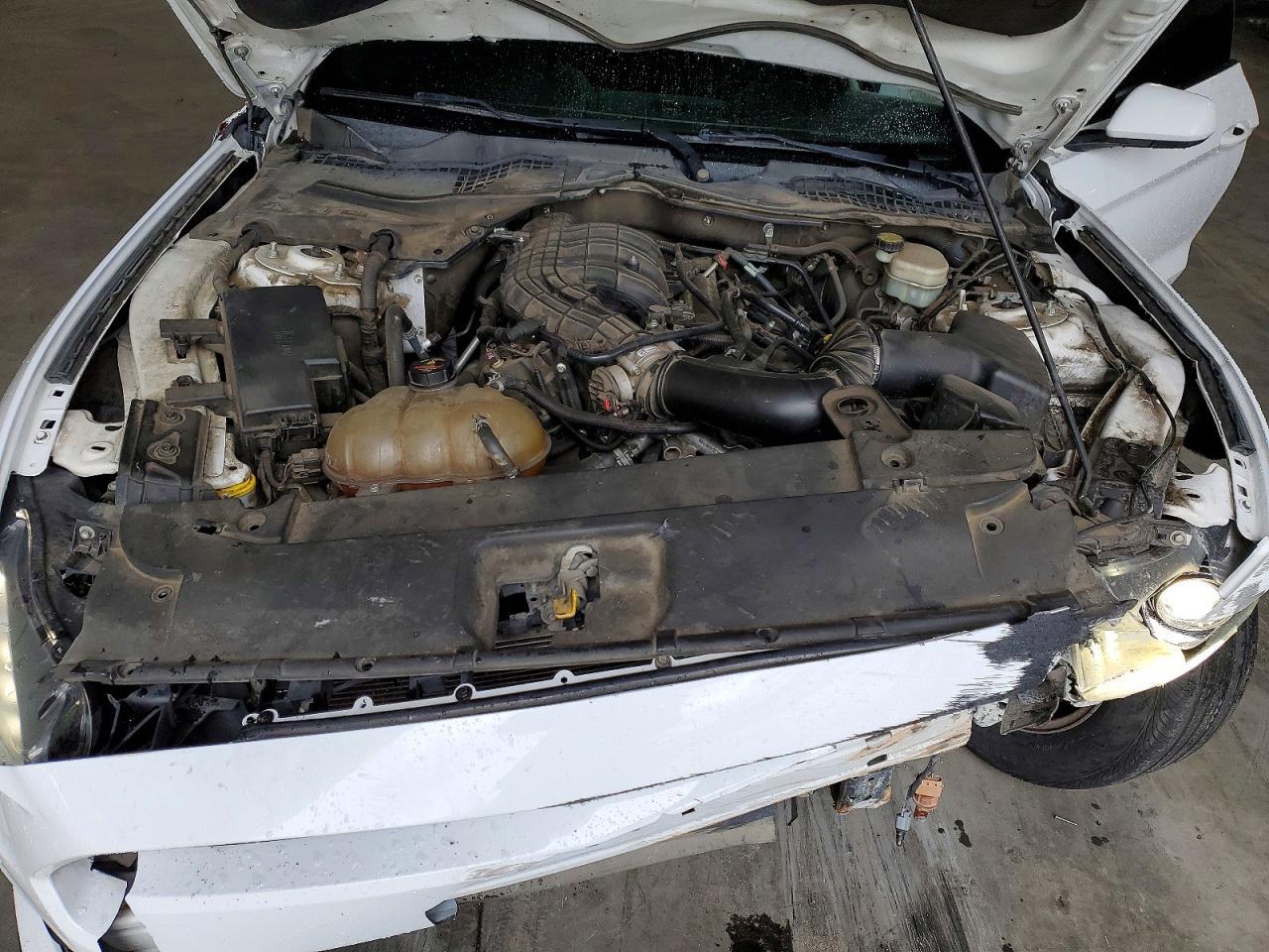 2016 Ford Mustang - zdjęcie 11