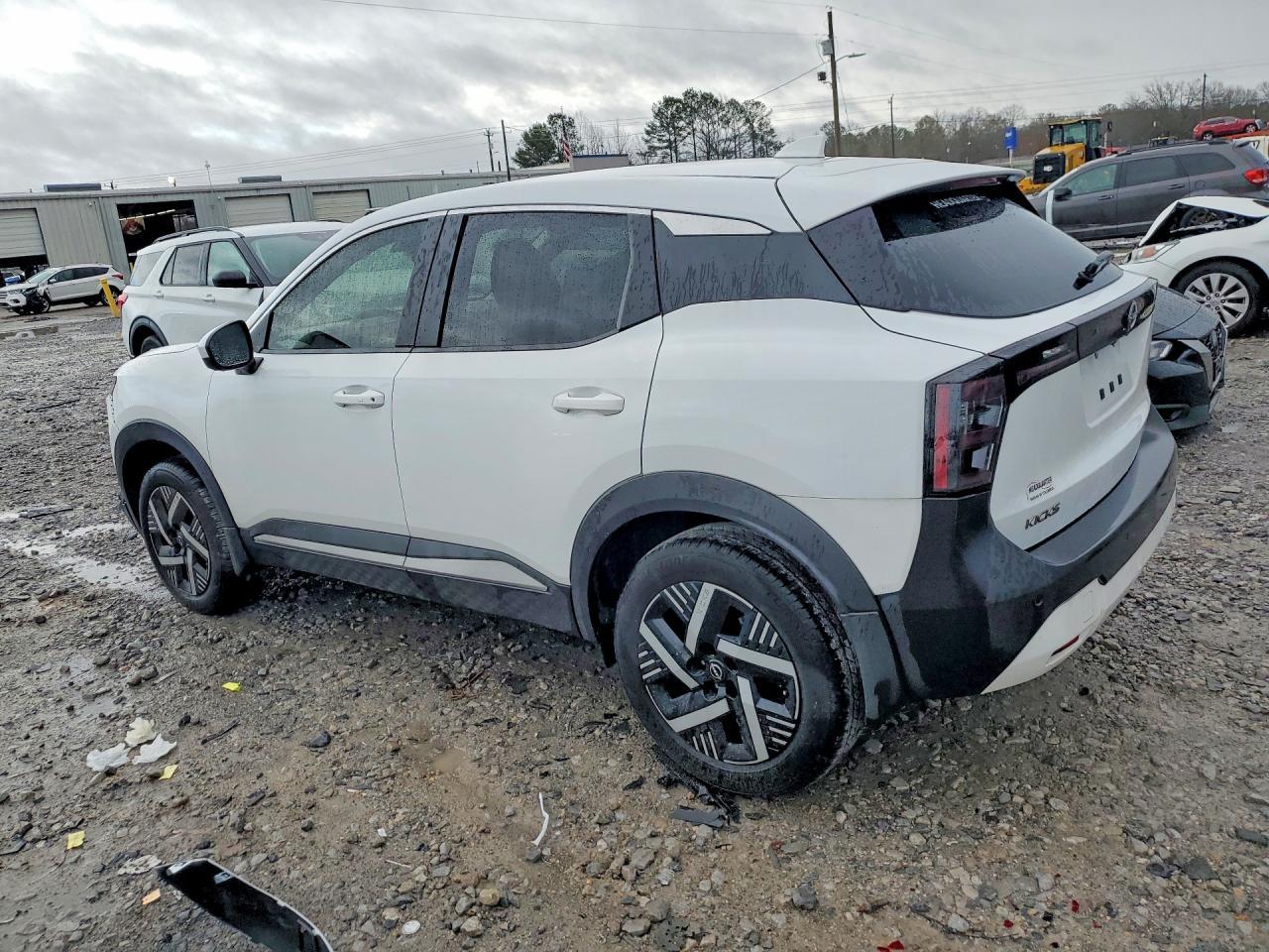 2025 Nissan Kicks Sv - zdjęcie 2