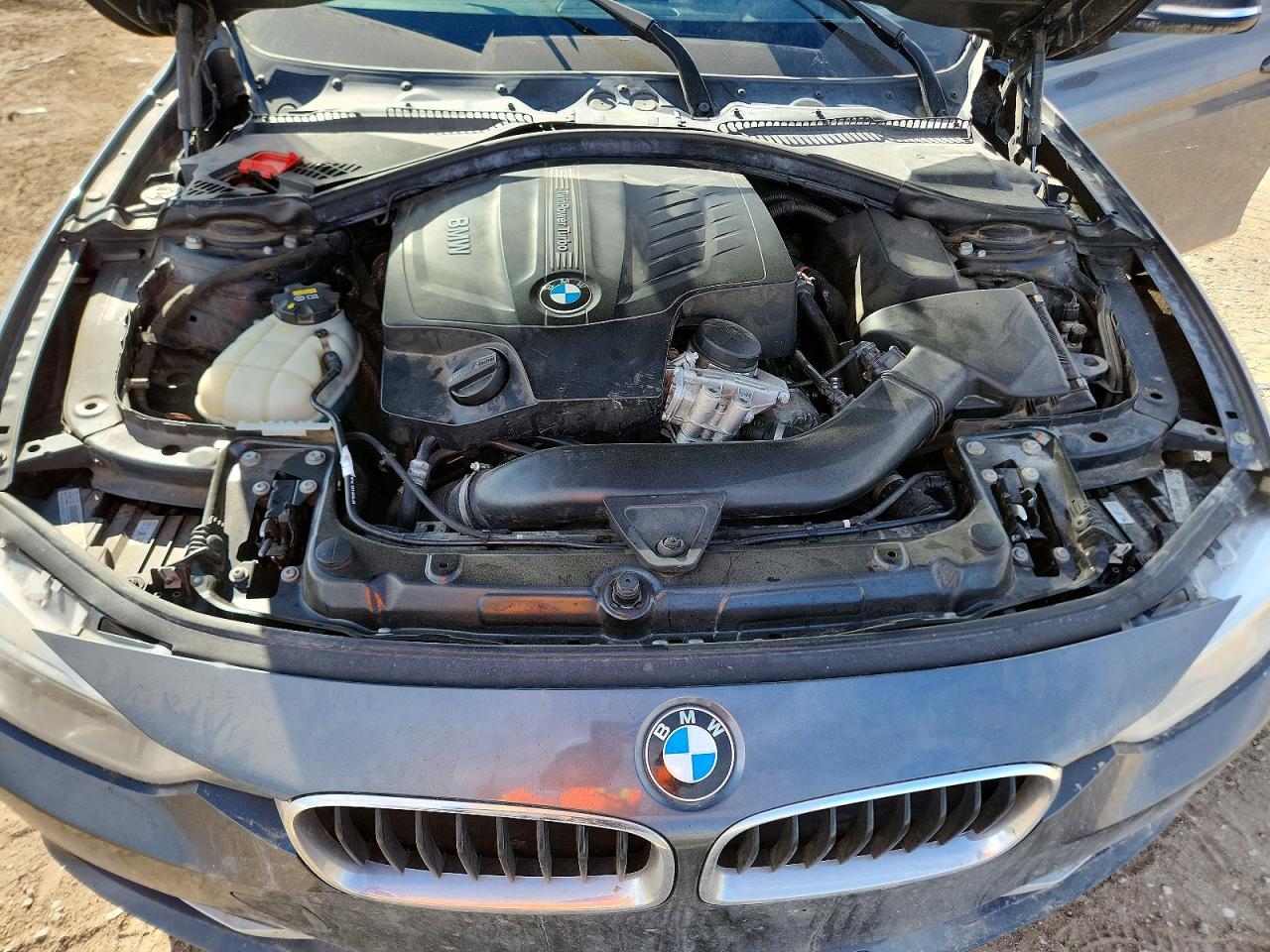 2015 BMW 335 Xi - zdjęcie 11