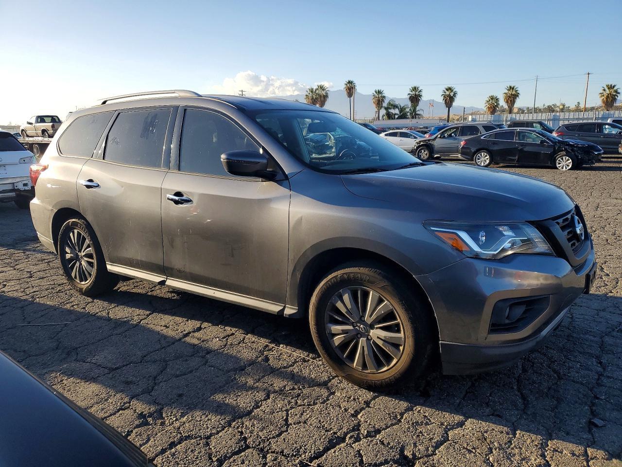 2020 Nissan Pathfinder Sv - zdjęcie 4