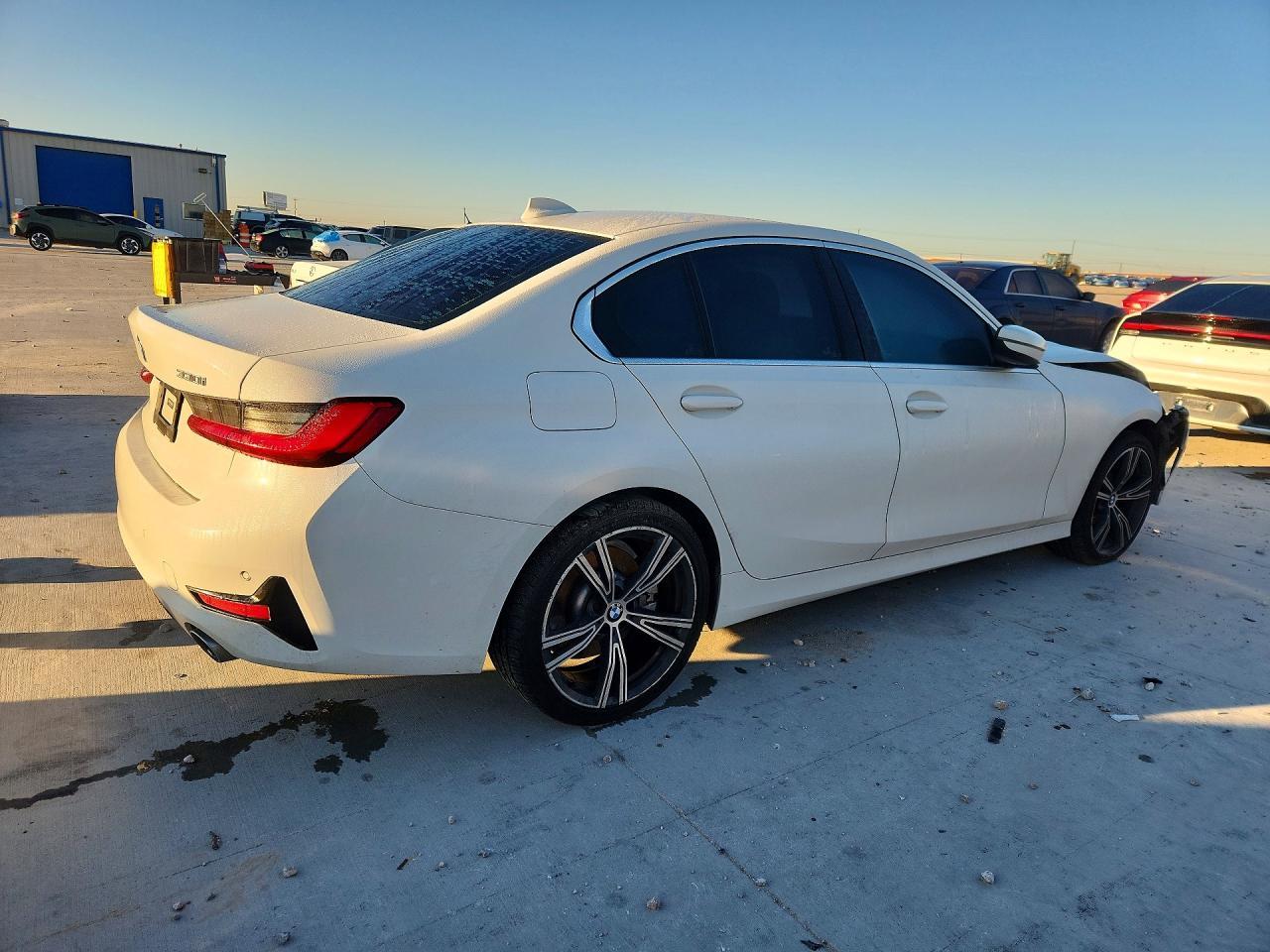 2021 BMW Motorrad 330I - zdjęcie 3