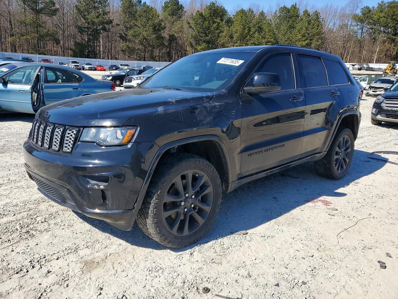 2019 Jeep Grand Cherokee Laredo - zdjęcie główne