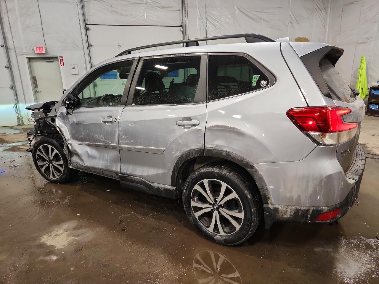 2021 Subaru Forester Limited - zdjęcie 2