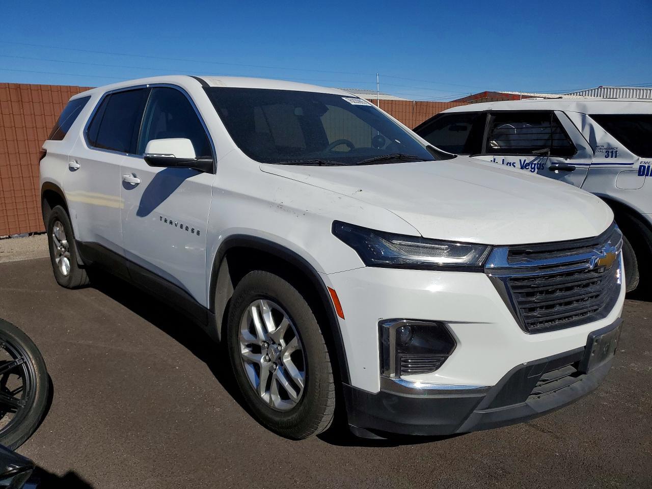 2022 Chevrolet Traverse Ls - zdjęcie 4