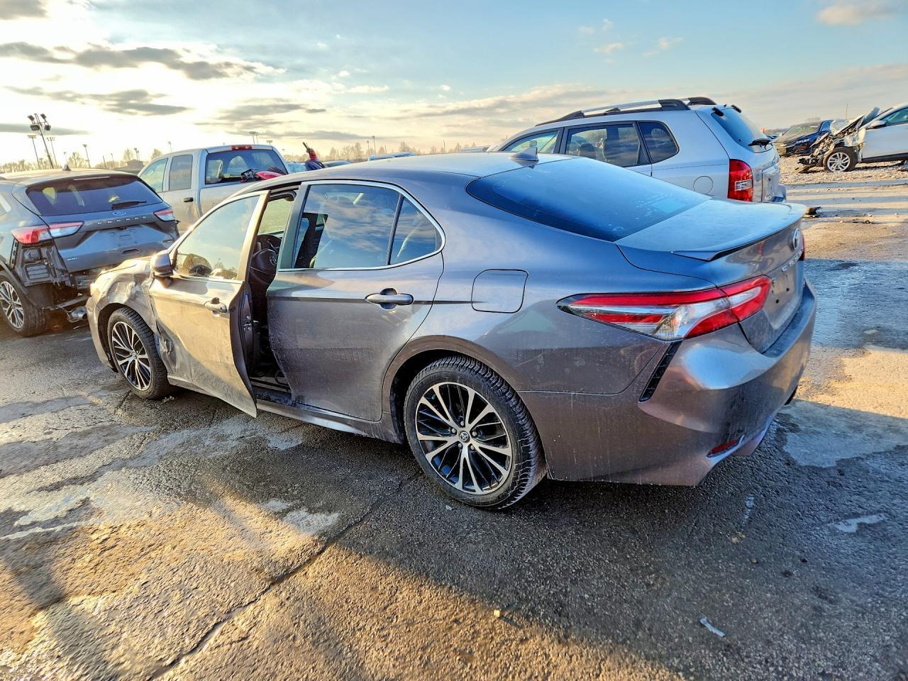 2019 Toyota Camry L - zdjęcie 2