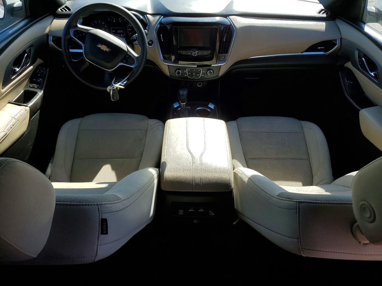 2022 Chevrolet Traverse Ls - zdjęcie 8